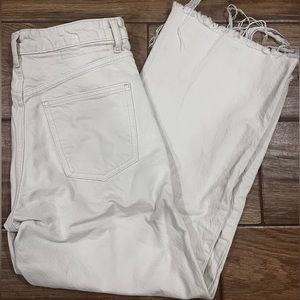 Zara Off-White Cropped Jeans